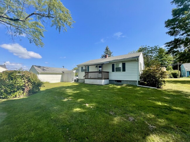 Building Photo - 15 Proulx St