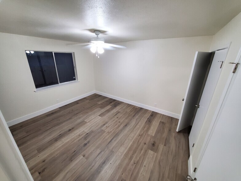 Master - 1010 Tahoe Dr