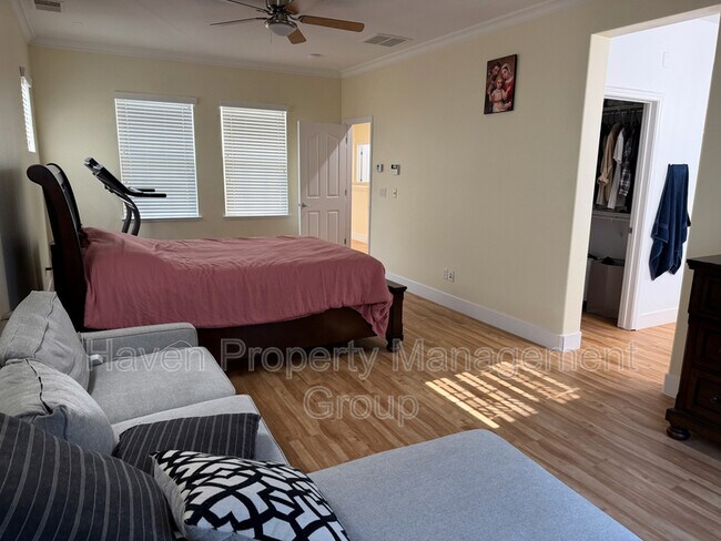 Building Photo - 49 E Heritage Dr