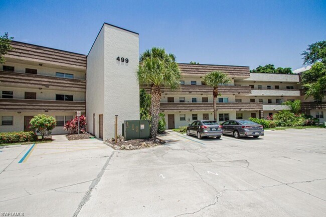 Primary Photo - 499 Forest Lakes Blvd