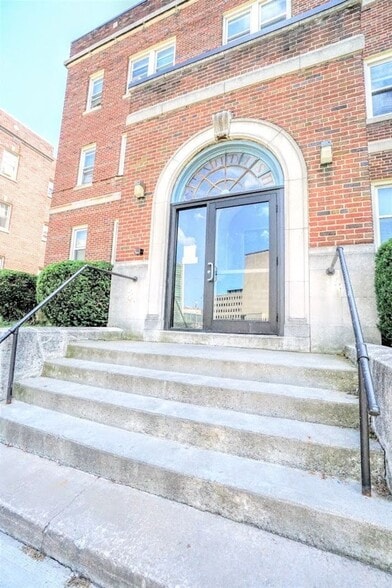 Interior Photo - 49 Troup Street