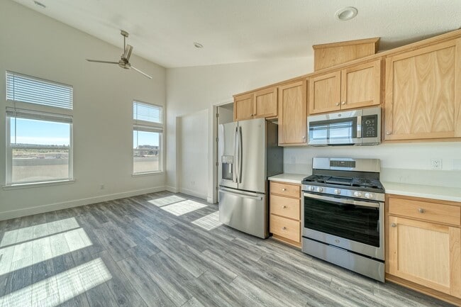 Building Photo - D61