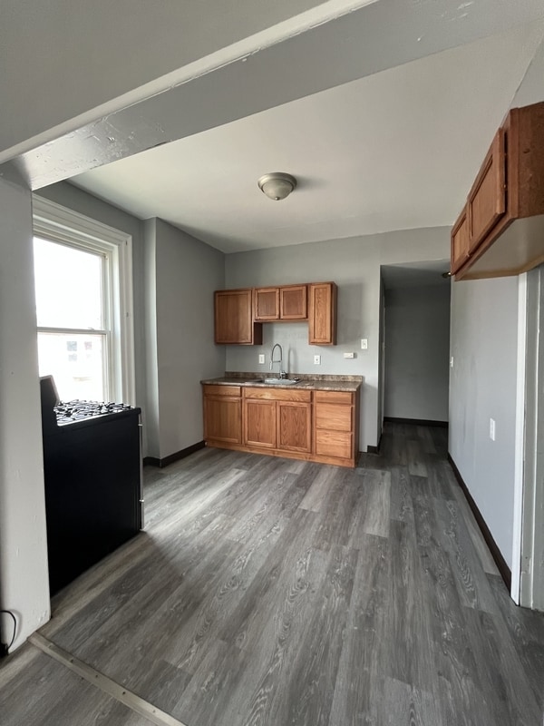 Building Photo - 662 Second Avenue Apt 2