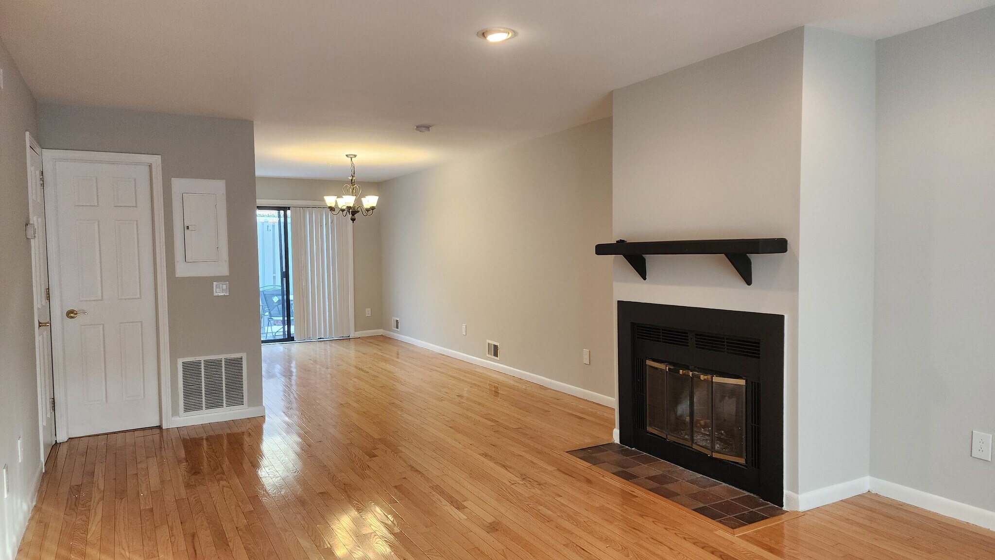 Building Photo - 1 Horizon Dr