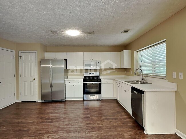 Building Photo - 3800 Oak Park Dr