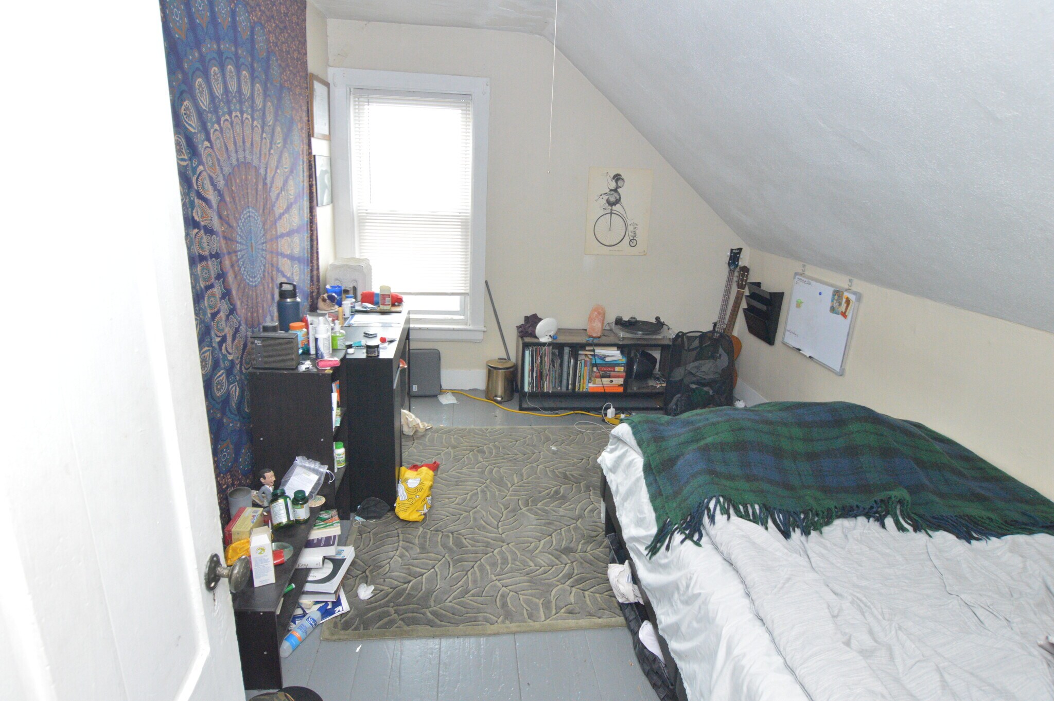 Building Photo - 32 Linden St