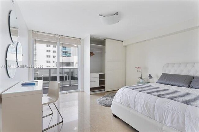 Building Photo - 2401 Collins Ave