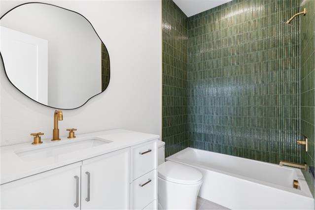 Building Photo - 439 W 9th St