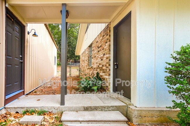 Building Photo - 207 Westwood Pl