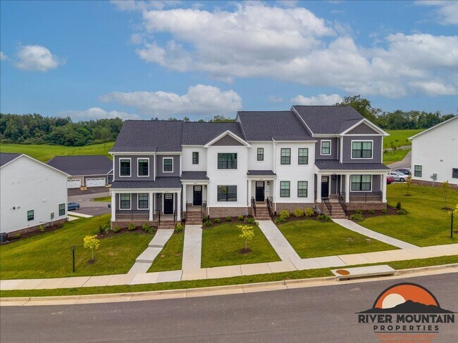 Building Photo - Spacious Townhome with Garage and Bonus Space in Blacksburg
