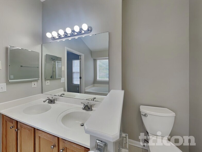 Building Photo - 528 Antebellum Ct