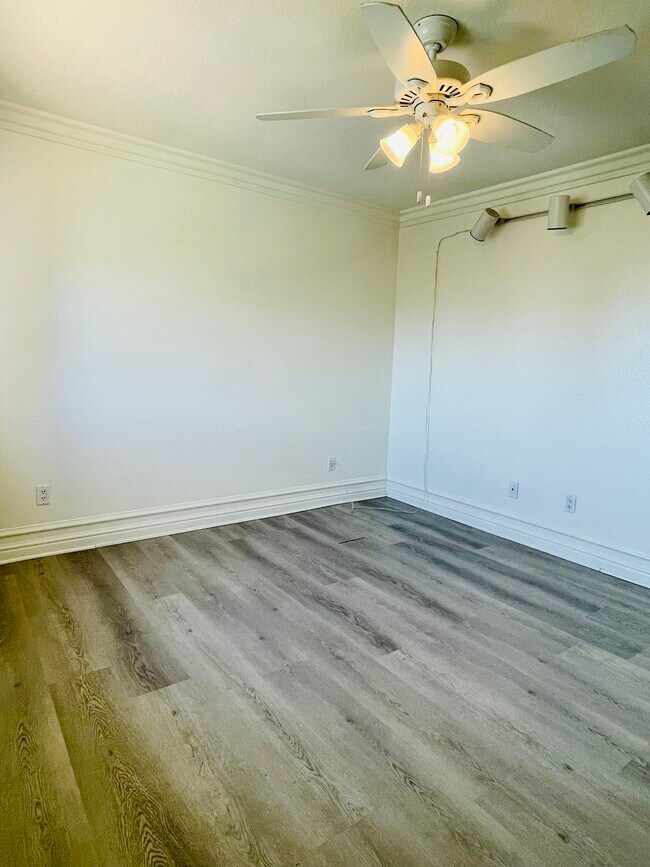 Building Photo - 40095 Festival Rd