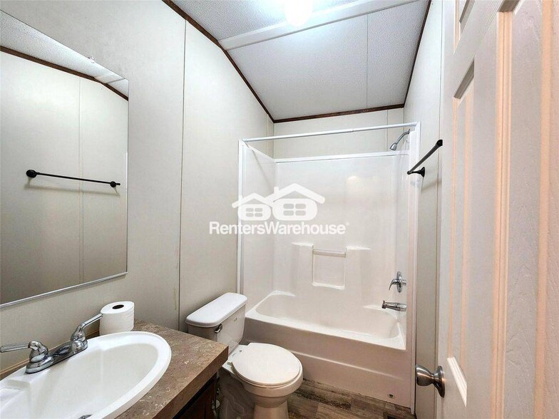 Building Photo - 8021 Parker Elaine Dr