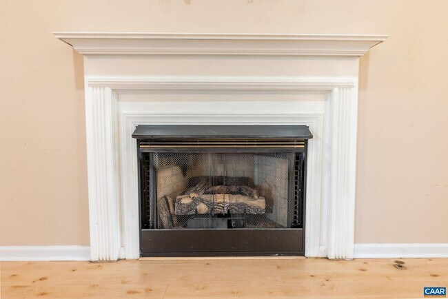 Building Photo - 497 Sunset Dr