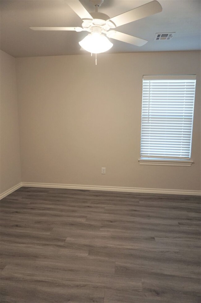 Building Photo - Chisholm Creek Duplex NW OKC