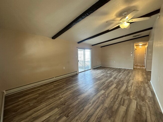 Building Photo - 3 Bedroom 2 Bathroom Top Level Duplex available for rent in Aztec, NM