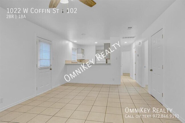 Building Photo - 1022 W Coffin St