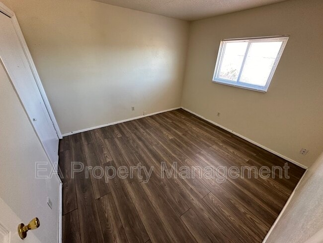 Building Photo - 308 Virginia St NE