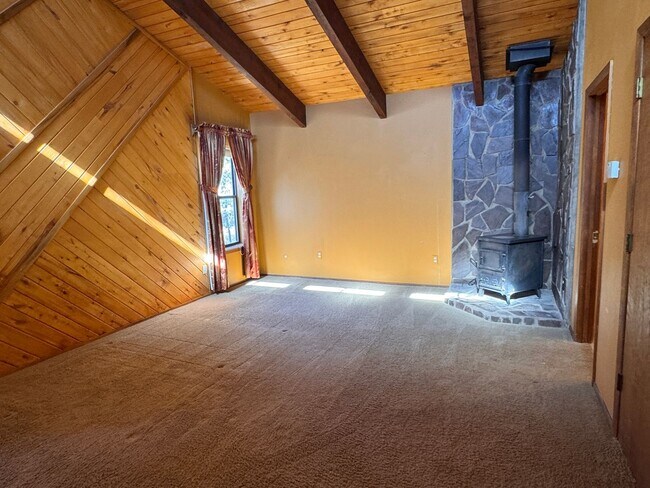 Building Photo - 3 Bedroom, 2 Bathroom Home in Tijeras, NM