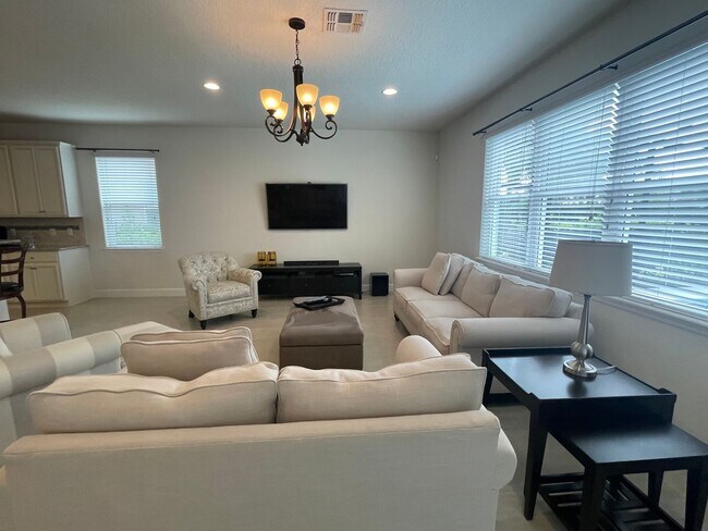 Building Photo - The perfect home waiting for you! FULLY FURNISHED!!