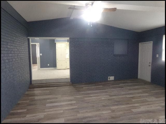 Building Photo - 2502 N Lakeview