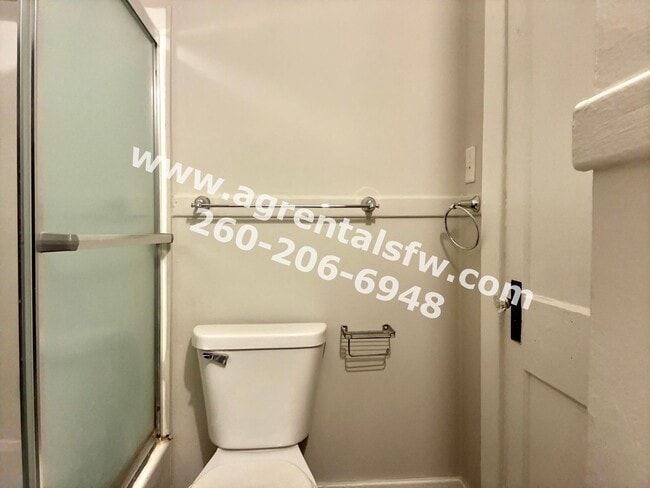 Building Photo - 907 Lincoln Ave