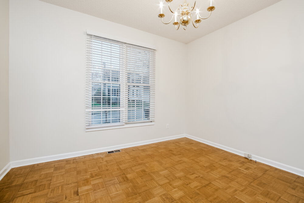 Building Photo - 813 Hanska Way