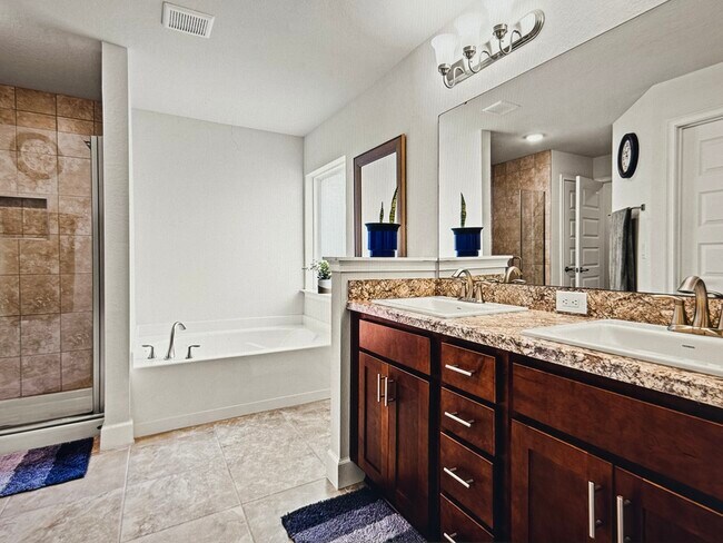 Building Photo - 482 Panaro Ln
