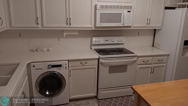 Building Photo - 3750 Galt Ocean Dr