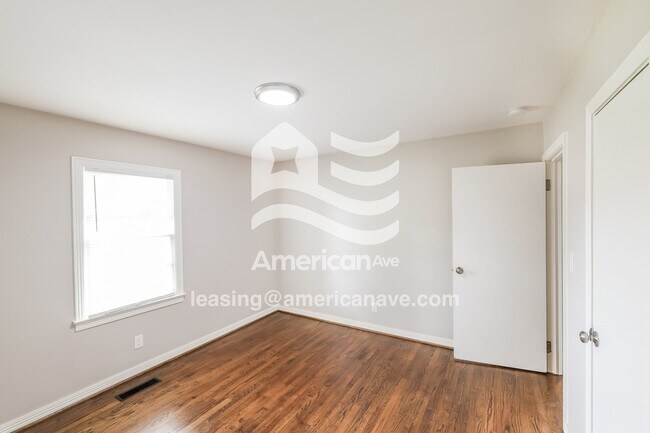 Building Photo - 4419 6th St E