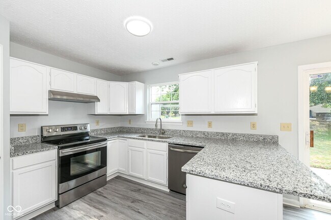 Building Photo - 510 Grand Woods Dr