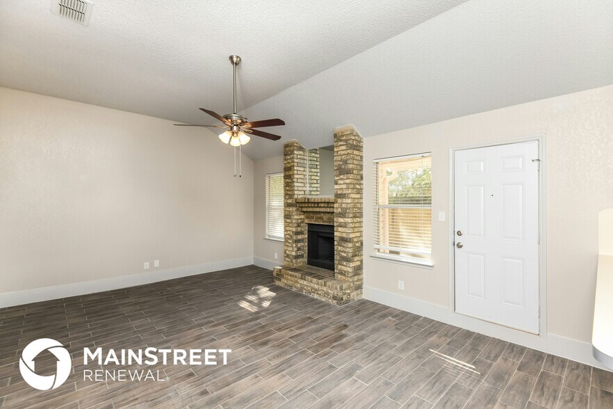 Building Photo - 914 Pierce Arrow Dr