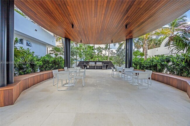 Building Photo - 6365 Collins Ave