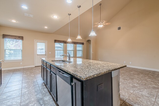 Building Photo - 736 Great Cloud Dr