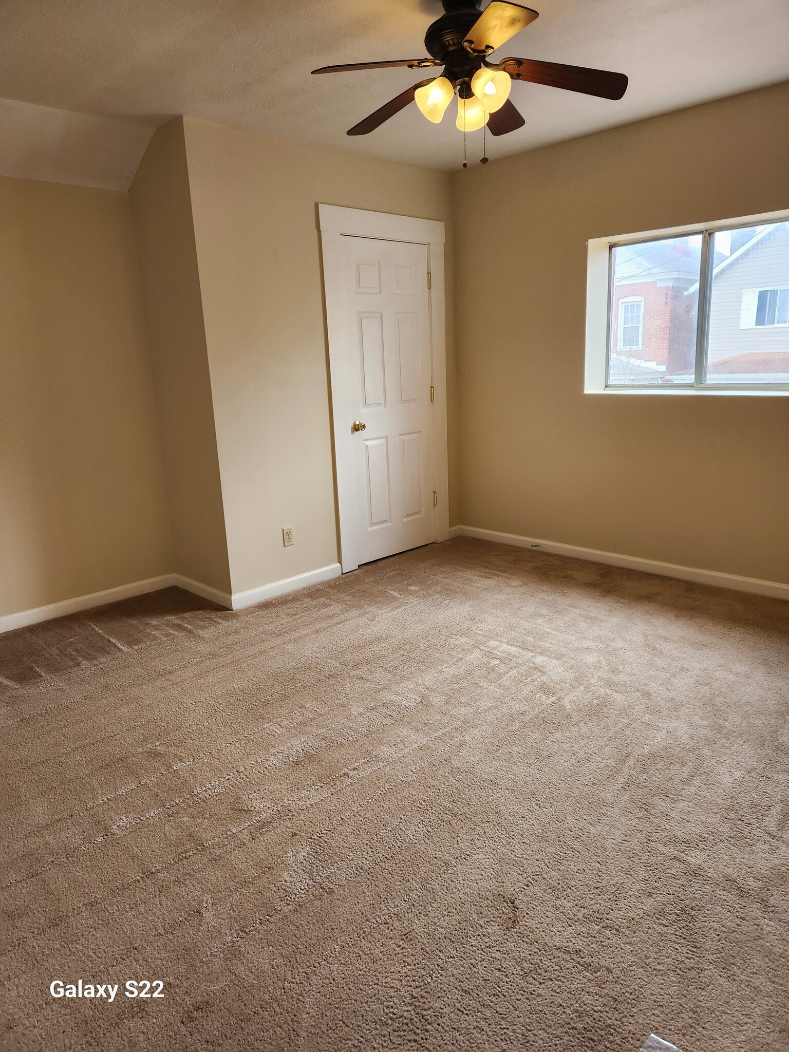 Main bedroom - 85 Highland Ave