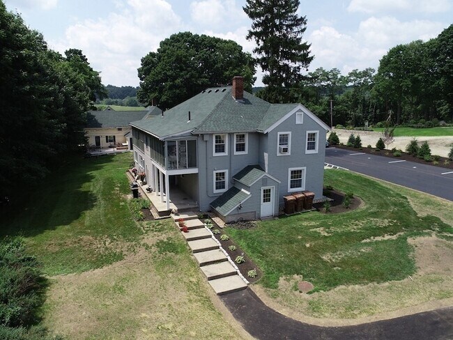 Building Photo - 175 Millwood St
