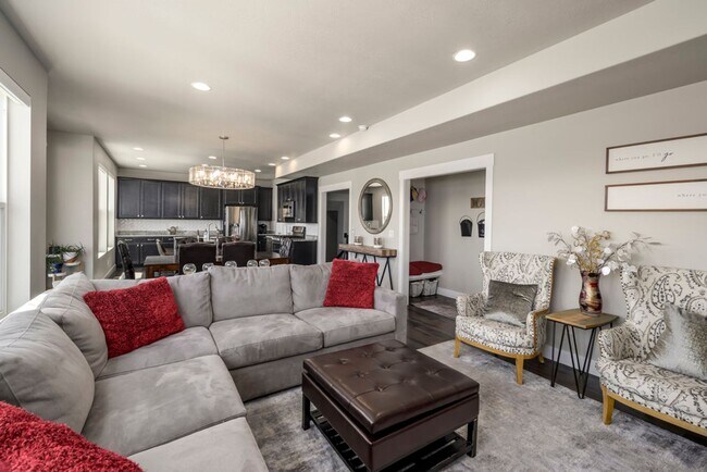 Building Photo - Beautiful Home In Clinton Area!
