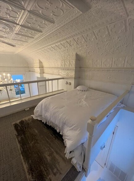 Another "loft-y" perspective - 1901 E Lombard St