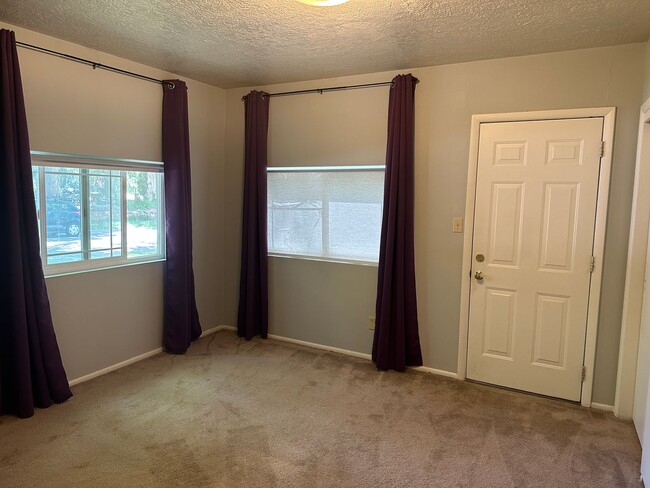 Building Photo - Two-Bedroom in North End