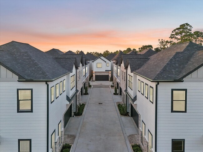 Building Photo - 2598 W Tidwell Rd