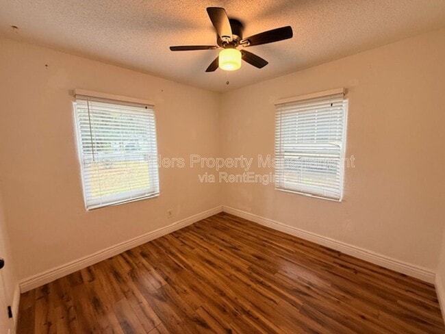 Building Photo - 2855 Ernest St