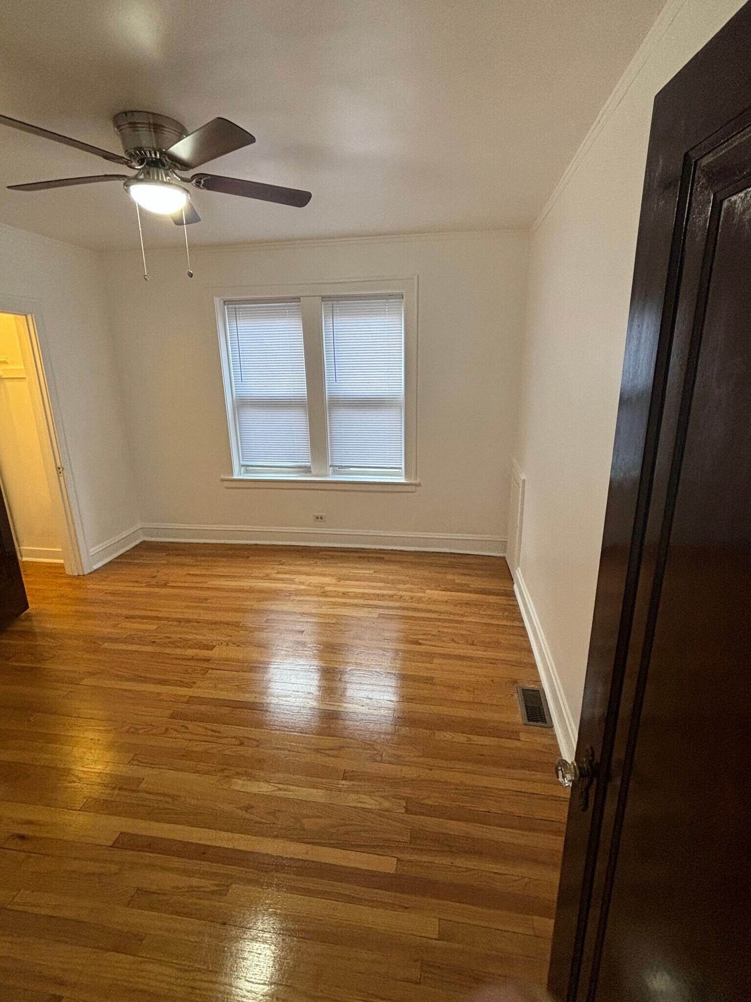 Building Photo - 7935 S Ellis Ave