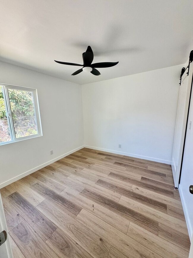 Building Photo - 2 Bedrooms/1 Bath AVAILABLE NOW!