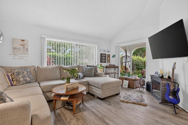 Building Photo - 3320 Alba Cir