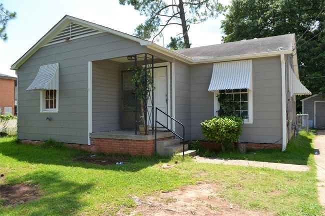 Building Photo - 432 Waller Ave
