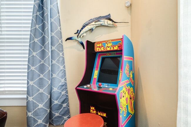 Building Photo - 4123 Avenue Q