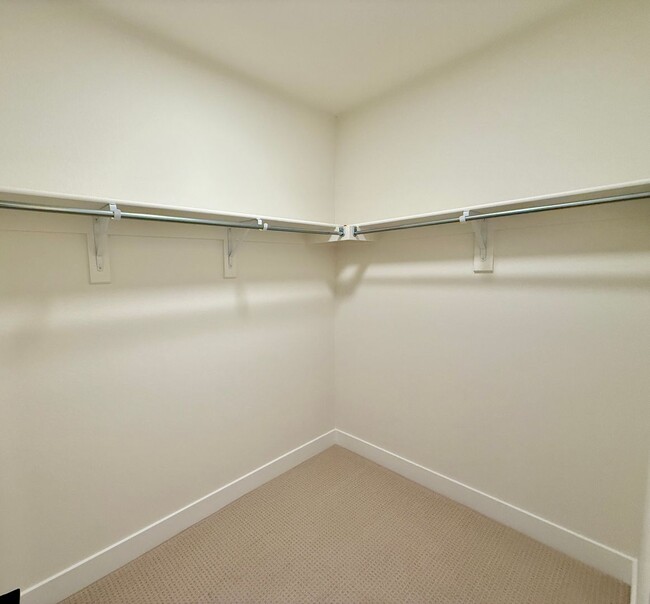 Building Photo - Luxury Living in Kissing Camels – 4 Bed | ...