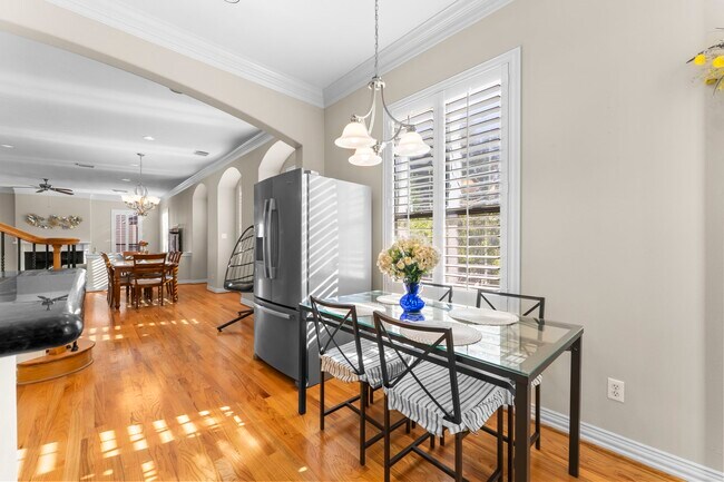 Building Photo - 9910 Orchard Ct