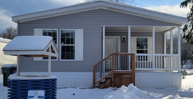 Building Photo - 3660 S Lapeer Rd
