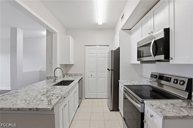 Building Photo - 6321 Aragon Way